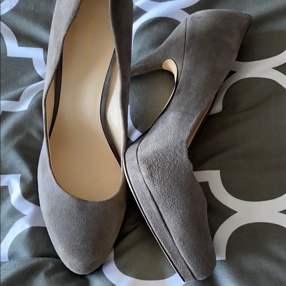 Grey suede stilettos. - Picture 5 of 5